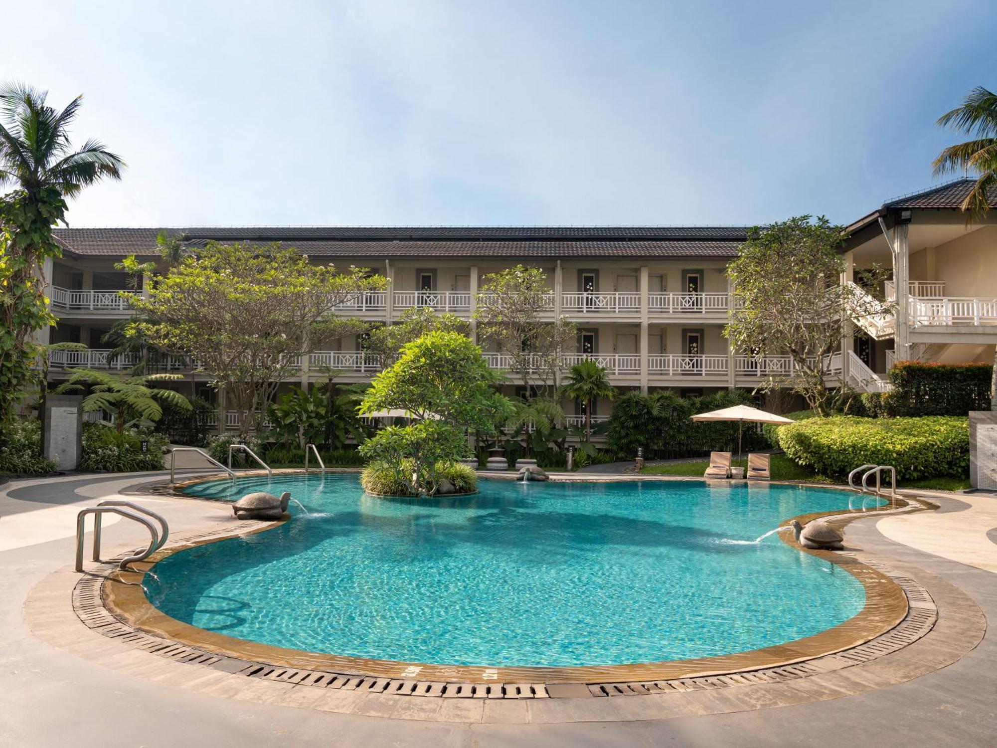 Sheraton Bandung Hotel & Towers Exterior photo