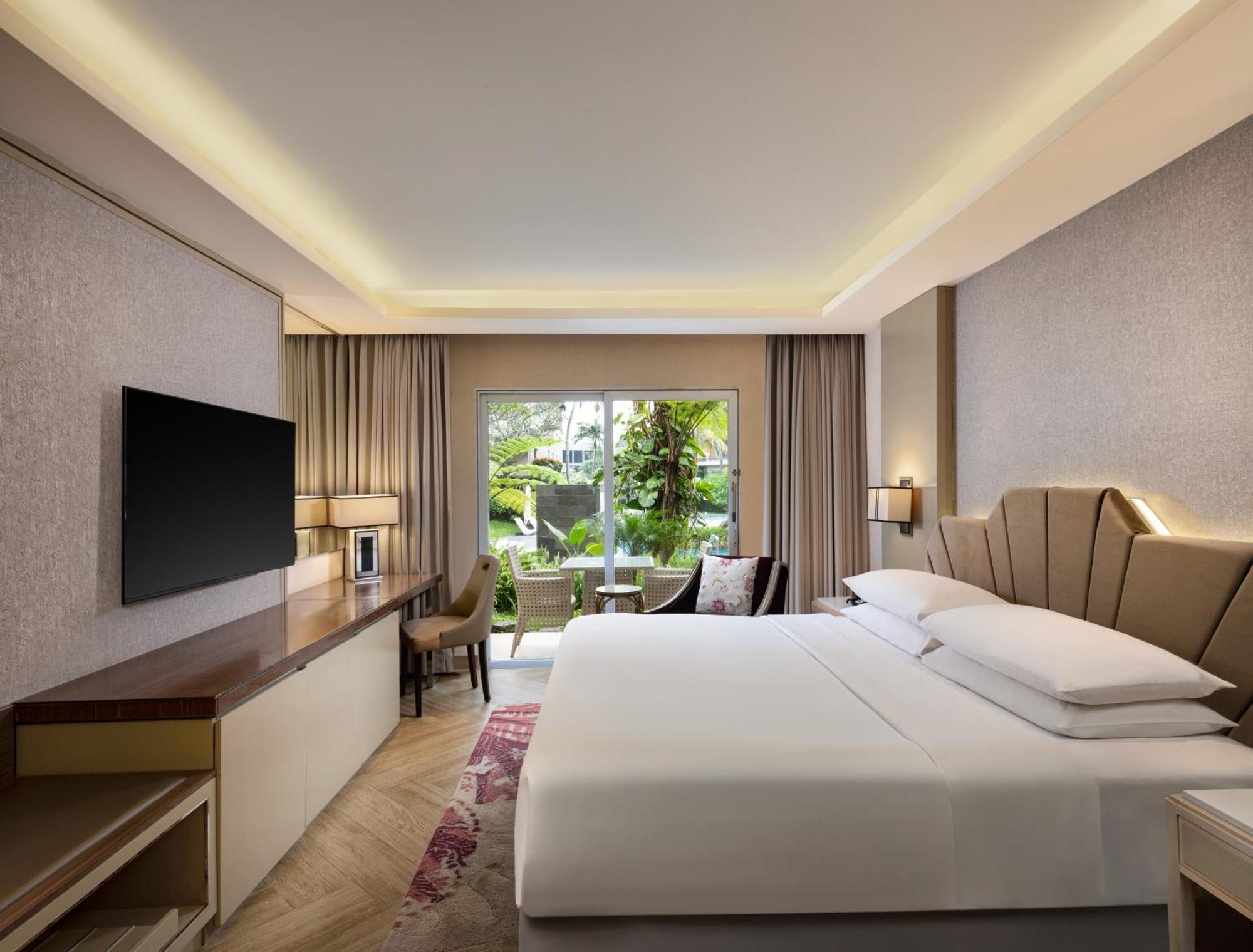 Sheraton Bandung Hotel & Towers Exterior photo