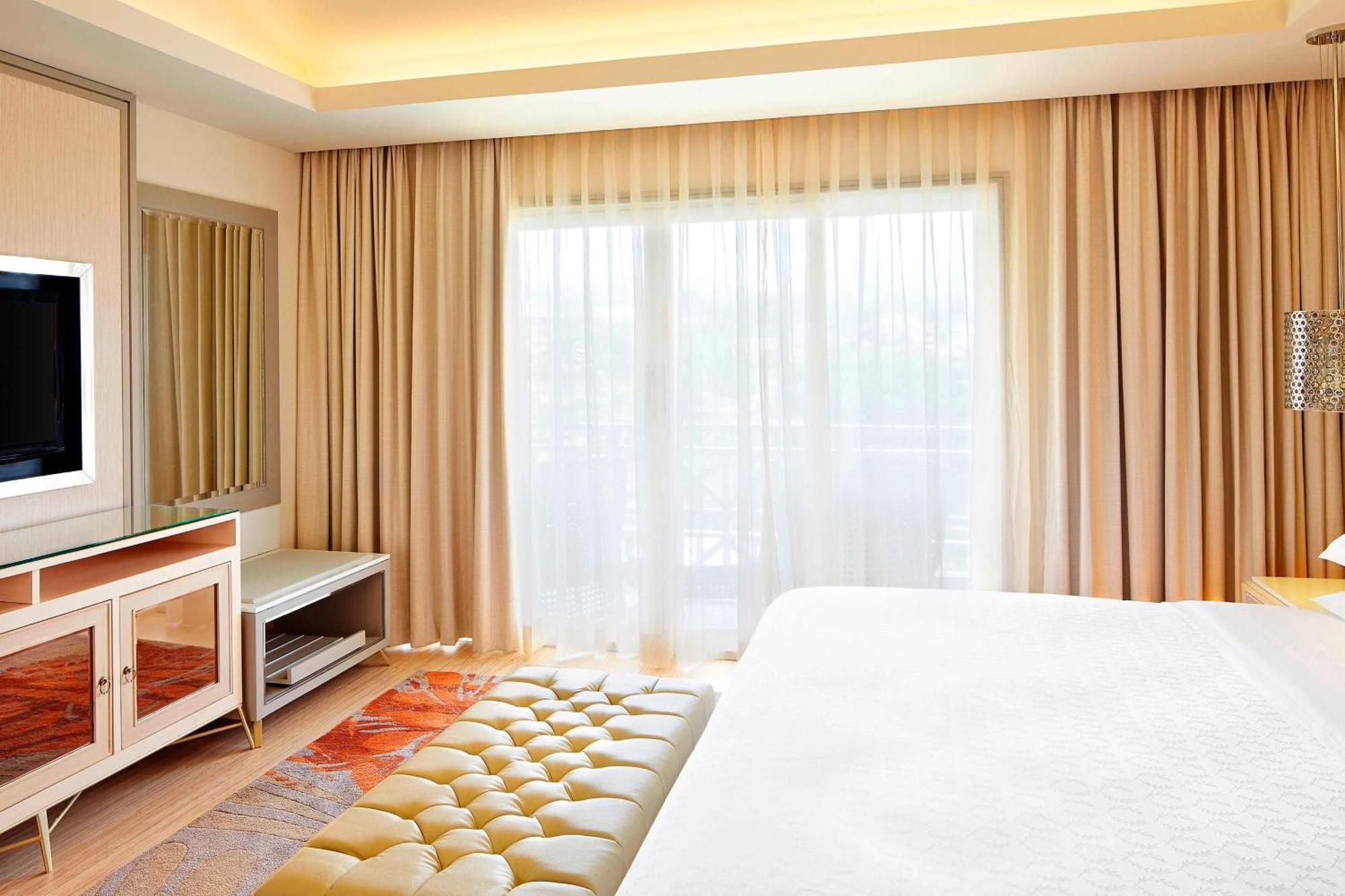 Sheraton Bandung Hotel & Towers Exterior photo